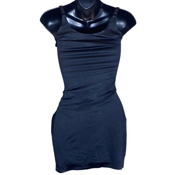 Spanx assets red hot label black dress slip seamless satin feel large mesh side - Picture 4 of 5